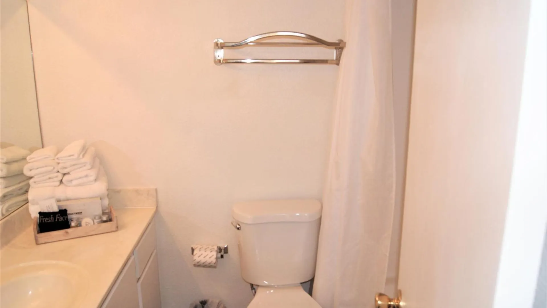 סקוטסדייל 107 Fully Furnished 1Br Suite-Prime Location